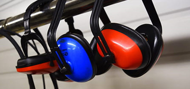 Mieux dormir avec un casque anti-bruit